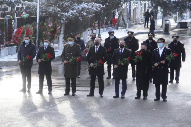 Gəncədə 20 Yanvar şəhidlərinin xatirəsi anıldı - FOTOLAR